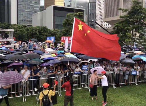 他曾赴港护旗，也曾暴揍<a href=