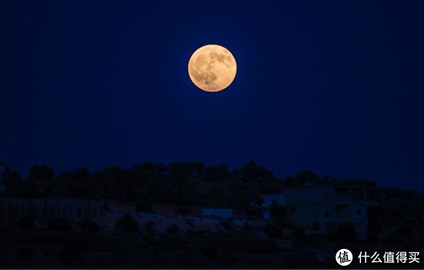 中秋节赏月攻略:手机这么设置拍出来的月亮又大又亮,发朋友圈的素材有了!休闲区蓝鸢梦想 - Www.slyday.coM 中秋节赏月攻略:手机这么设置拍出来的月亮又大又亮,发朋友圈的素材有了!休闲区蓝鸢梦想 - Www.slyday.coM