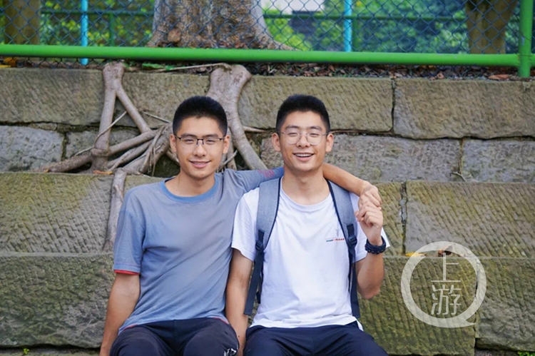 双胞胎兄弟考入同一所大学 从小爱动漫 专业选择人工智能休闲区蓝鸢梦想 - Www.slyday.coM 双胞胎兄弟考入同一所大学 从小爱动漫 专业选择人工智能休闲区蓝鸢梦想 - Www.slyday.coM