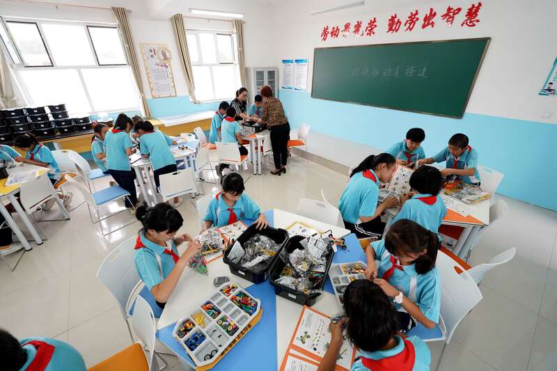 小学信息科技教具 河北巨鹿:“农村萌娃”用上“科技教具”