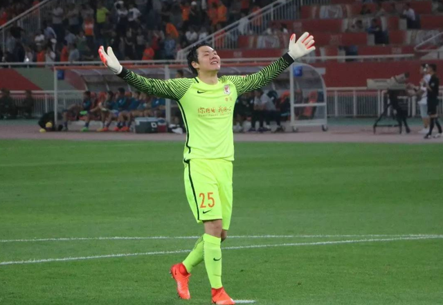 1米78!越南无门将短人当首发,国足靠郭田雨头球能碾压