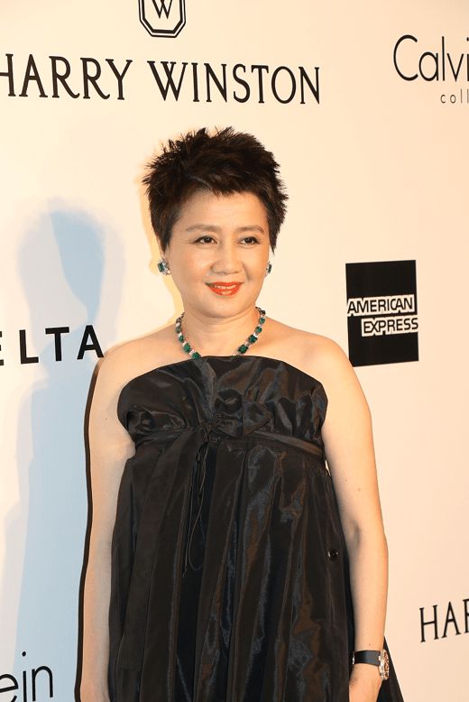 梁安琪成最大输家何超琼放弃家族三张赌牌保全家底背后心机深