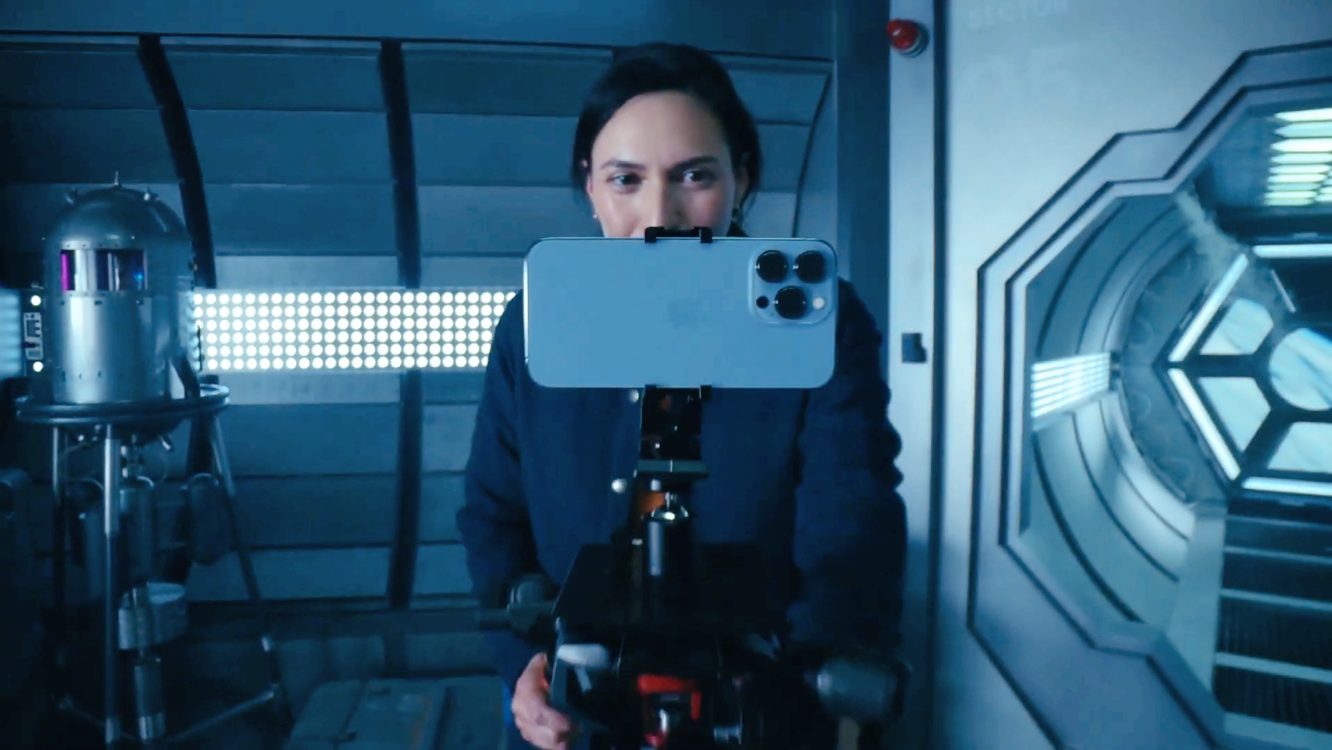 iPhone13能拍电影?别被误导了,最贵的手机不一定适合你休闲区蓝鸢梦想 - Www.slyday.coM iPhone13能拍电影?别被误导了,最贵的手机不一定适合你休闲区蓝鸢梦想 - Www.slyday.coM