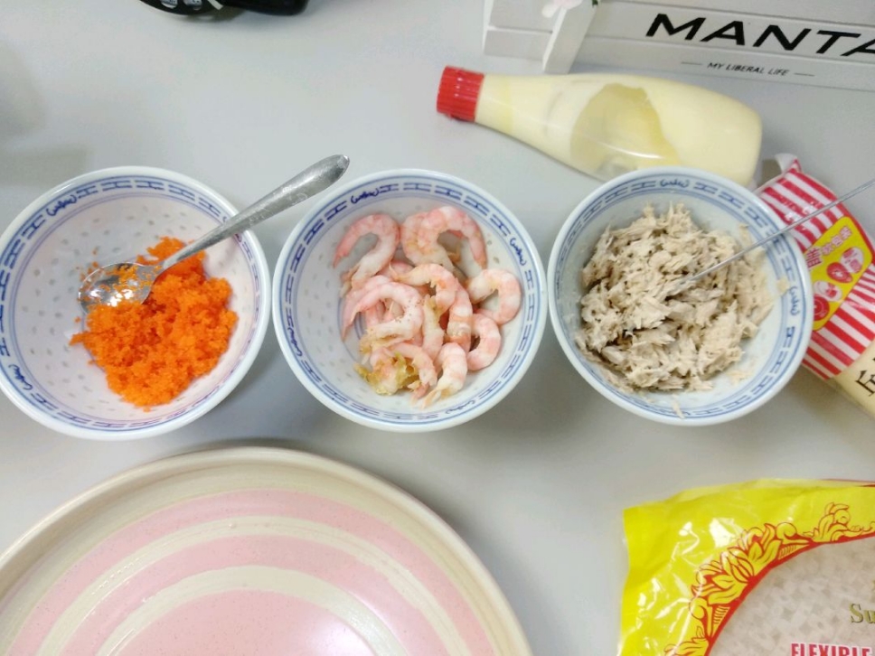 一口两世界！越南春卷鱼籽酱寿司，好吃好看太有食欲了