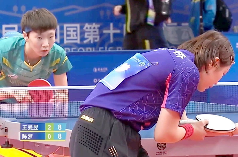 吨吨吨…陈梦的水杯也太大了吧!休闲区蓝鸢梦想 - Www.slyday.coM 吨吨吨…陈梦的水杯也太大了吧!休闲区蓝鸢梦想 - Www.slyday.coM