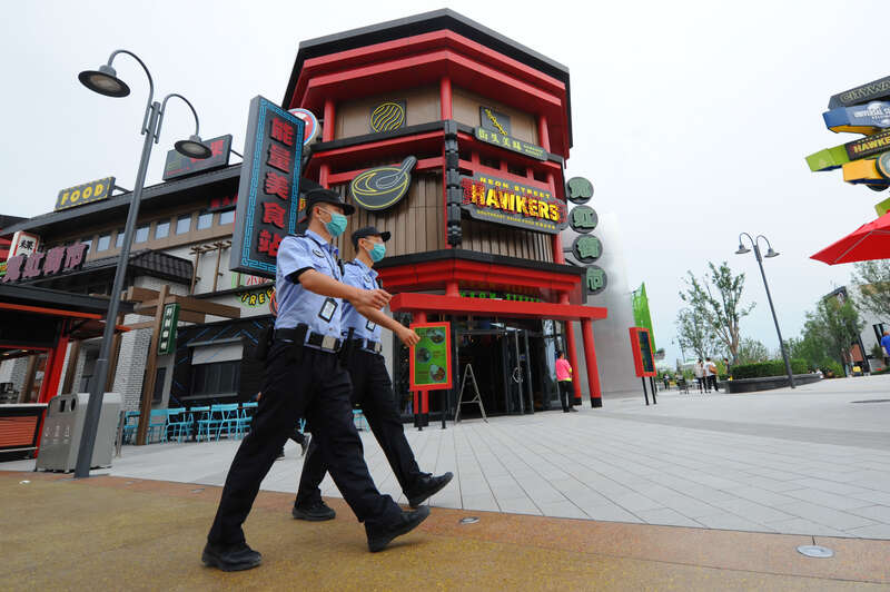 北京环球度假区明日正式开园 警方严厉查处倒卖转售票务行为休闲区蓝鸢梦想 - Www.slyday.coM 北京环球度假区明日正式开园 警方严厉查处倒卖转售票务行为休闲区蓝鸢梦想 - Www.slyday.coM