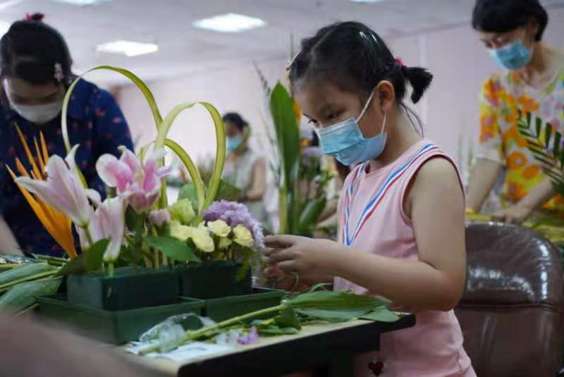 上海市民职工插花花艺大赛开幕,7岁萌娃成最小参赛者休闲区蓝鸢梦想 - Www.slyday.coM 上海市民职工插花花艺大赛开幕,7岁萌娃成最小参赛者休闲区蓝鸢梦想 - Www.slyday.coM