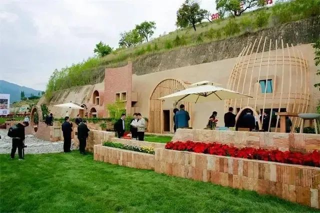 假期去哪儿玩?甘肃这15条风光绝美的旅游线路→走起!休闲区蓝鸢梦想 - Www.slyday.coM 假期去哪儿玩?甘肃这15条风光绝美的旅游线路→走起!休闲区蓝鸢梦想 - Www.slyday.coM