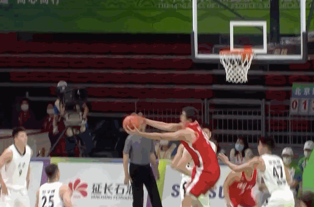 田宇翔两度连线曾凡博暴扣!北京取首胜,曾凡博18+7+4帽休闲区蓝鸢梦想 - Www.slyday.coM 田宇翔两度连线曾凡博暴扣!北京取首胜,曾凡博18+7+4帽休闲区蓝鸢梦想 - Www.slyday.coM