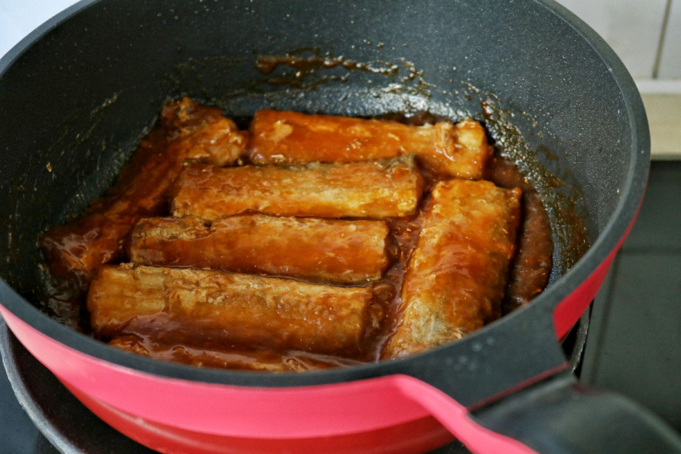 教你做酸酸甜甜的茄汁带鱼,外酥里嫩,美味可口超下饭