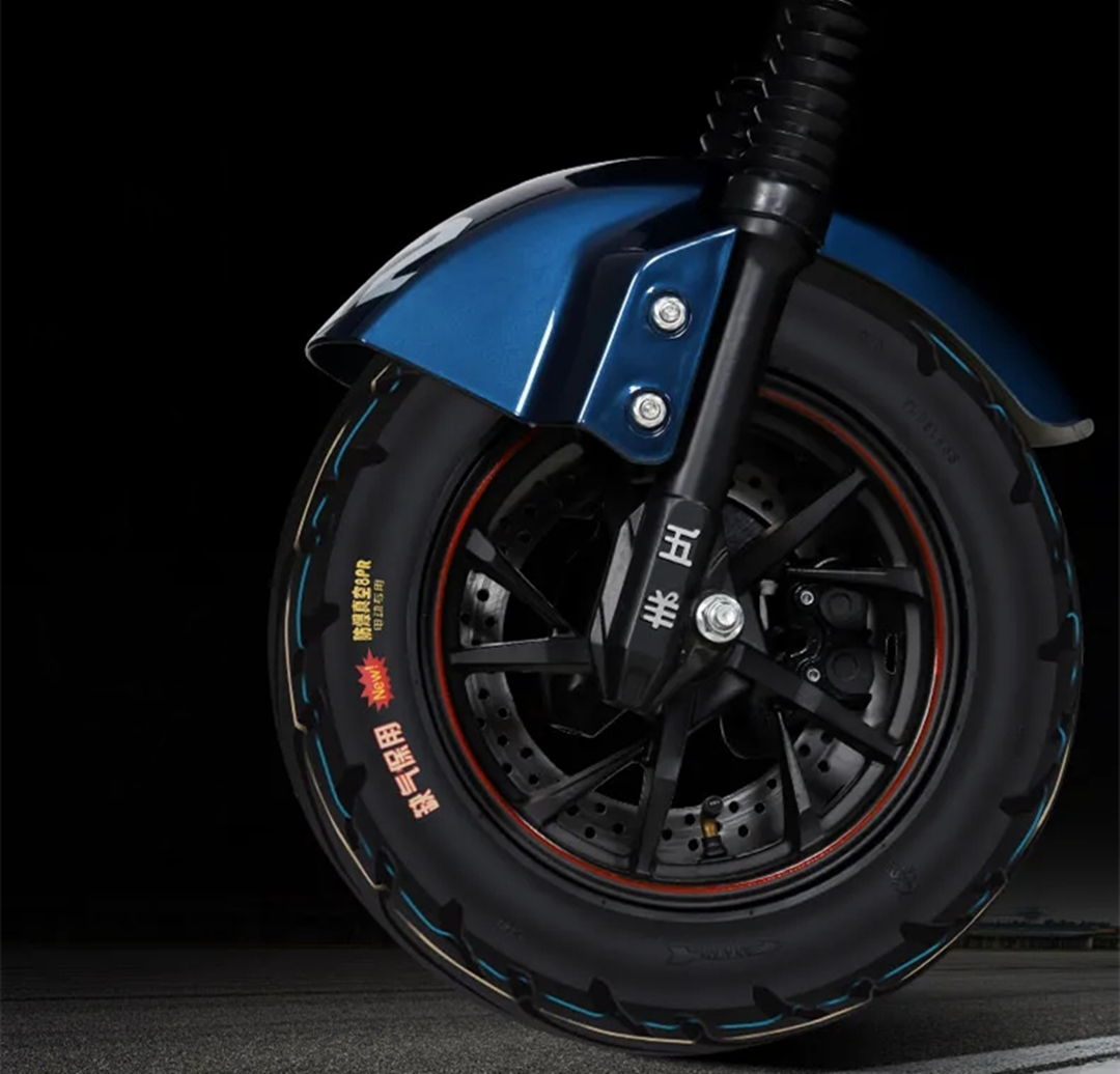 五羊M12电摩评测:外形酷炫,搭载高速电机,最高能跑65码休闲区蓝鸢梦想 - Www.slyday.coM 五羊M12电摩评测:外形酷炫,搭载高速电机,最高能跑65码休闲区蓝鸢梦想 - Www.slyday.coM