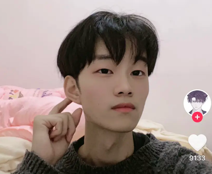 网红掉滤镜瞬间：浓颜帅哥变大叔，迅猛龙判若两人，有人掉粉20万