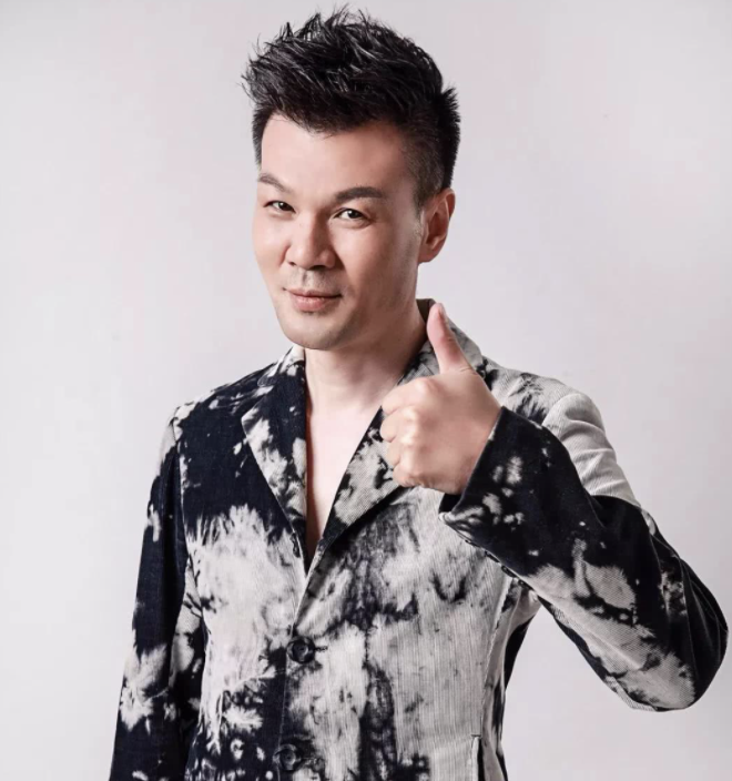 主持人李彬自曝患大病，吃药肿成眯缝眼憔悴不堪，中秋节在医院过