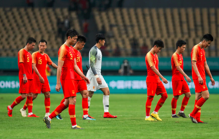 国足接到死命令：必须拿下越南！可惜连训练都坚持不了