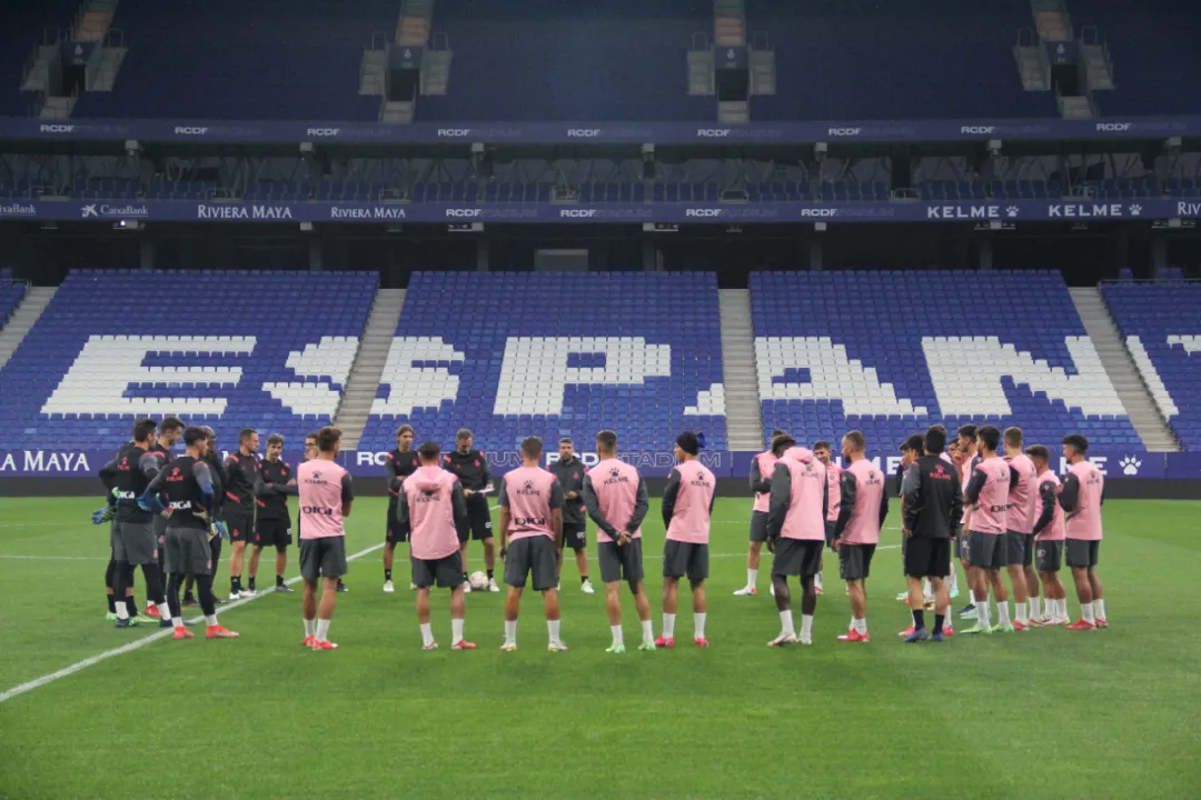 武磊周记:无论男足女足,希望更多人关注海外球员赛场内外的生活休闲区蓝鸢梦想 - Www.slyday.coM 武磊周记:无论男足女足,希望更多人关注海外球员赛场内外的生活休闲区蓝鸢梦想 - Www.slyday.coM