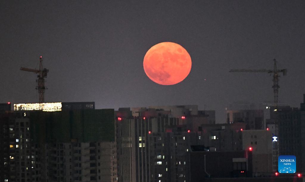 A full moon is seen in Zhengzhou, central China's Henan Province, Sept. 21, 2021. (Xinhua/Zhu Xiang)