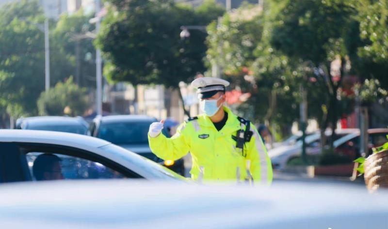 “中秋”保交通,四川交警查获酒驾400余起、占用应急车道120余起休闲区蓝鸢梦想 - Www.slyday.coM “中秋”保交通,四川交警查获酒驾400余起、占用应急车道120余起休闲区蓝鸢梦想 - Www.slyday.coM