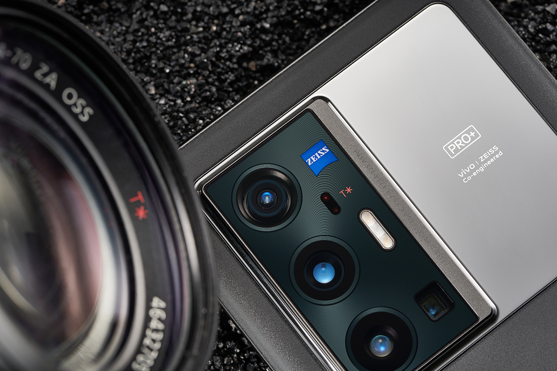 蓝厂X70 Pro+打破手机圈怪象,越是高端的手机越不需要新奇的设计休闲区蓝鸢梦想 - Www.slyday.coM 蓝厂X70 Pro+打破手机圈怪象,越是高端的手机越不需要新奇的设计休闲区蓝鸢梦想 - Www.slyday.coM