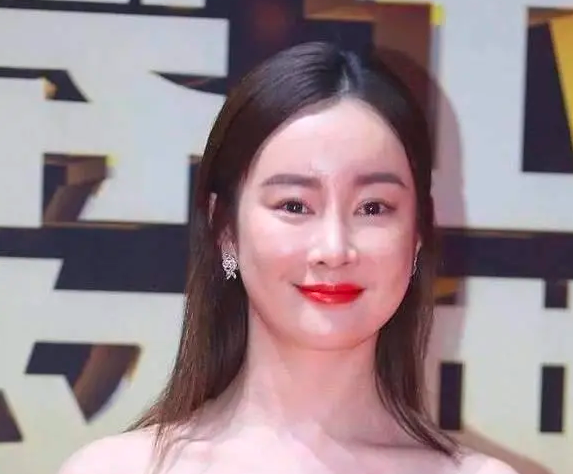 大美女娄艺潇整容后大变样网友直呼根本认不出来