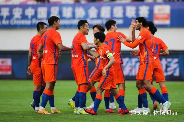中超多队深陷困境,12强赛拿下越南已成中国足球“脱困稻草”?