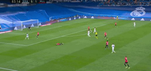 6-1!皇马4连胜登顶,7亿王储戴帽,本泽马独造4球,<a href=