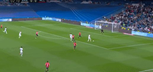 6-1!皇马4连胜登顶,7亿王储戴帽,本泽马独造4球,<a href=