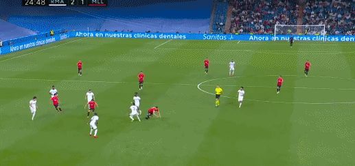 6-1!皇马4连胜登顶,7亿王储戴帽,本泽马独造4球,<a href=