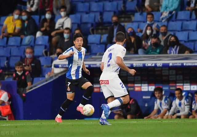 武磊本轮西甲错失绝佳单刀,对方门将教科书的处理,让他无可奈可休闲区蓝鸢梦想 - Www.slyday.coM 武磊本轮西甲错失绝佳单刀,对方门将教科书的处理,让他无可奈可休闲区蓝鸢梦想 - Www.slyday.coM