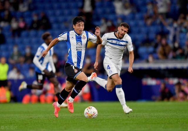 武磊本轮西甲错失绝佳单刀,对方门将教科书的处理,让他无可奈可休闲区蓝鸢梦想 - Www.slyday.coM 武磊本轮西甲错失绝佳单刀,对方门将教科书的处理,让他无可奈可休闲区蓝鸢梦想 - Www.slyday.coM