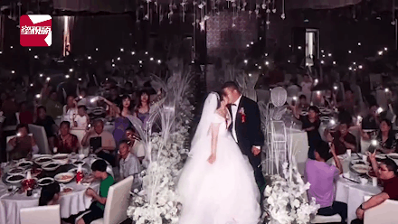 那一刻不知为何就绷不住了!动人的不只有爱情...“姐姐出嫁弟弟扶婚车门痛哭”冲上热搜休闲区蓝鸢梦想 - Www.slyday.coM 那一刻不知为何就绷不住了!动人的不只有爱情...“姐姐出嫁弟弟扶婚车门痛哭”冲上热搜休闲区蓝鸢梦想 - Www.slyday.coM