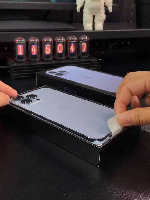 iPhone13promax电池,iPhone13pro电池 iphone13promax远峰蓝真好看但是灯光下看着发灰