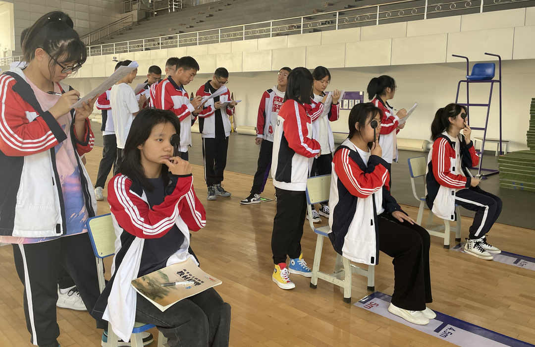 学生近视及常见病监测第一站曲靖一中麒麟学校正式开始休闲区蓝鸢梦想 - Www.slyday.coM 学生近视及常见病监测第一站曲靖一中麒麟学校正式开始休闲区蓝鸢梦想 - Www.slyday.coM