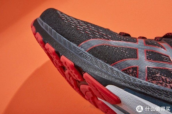 穿了2年的亚瑟士Kayano 25,今天终于换上Kayano 28,差距也太大了!休闲区蓝鸢梦想 - Www.slyday.coM 穿了2年的亚瑟士Kayano 25,今天终于换上Kayano 28,差距也太大了!休闲区蓝鸢梦想 - Www.slyday.coM