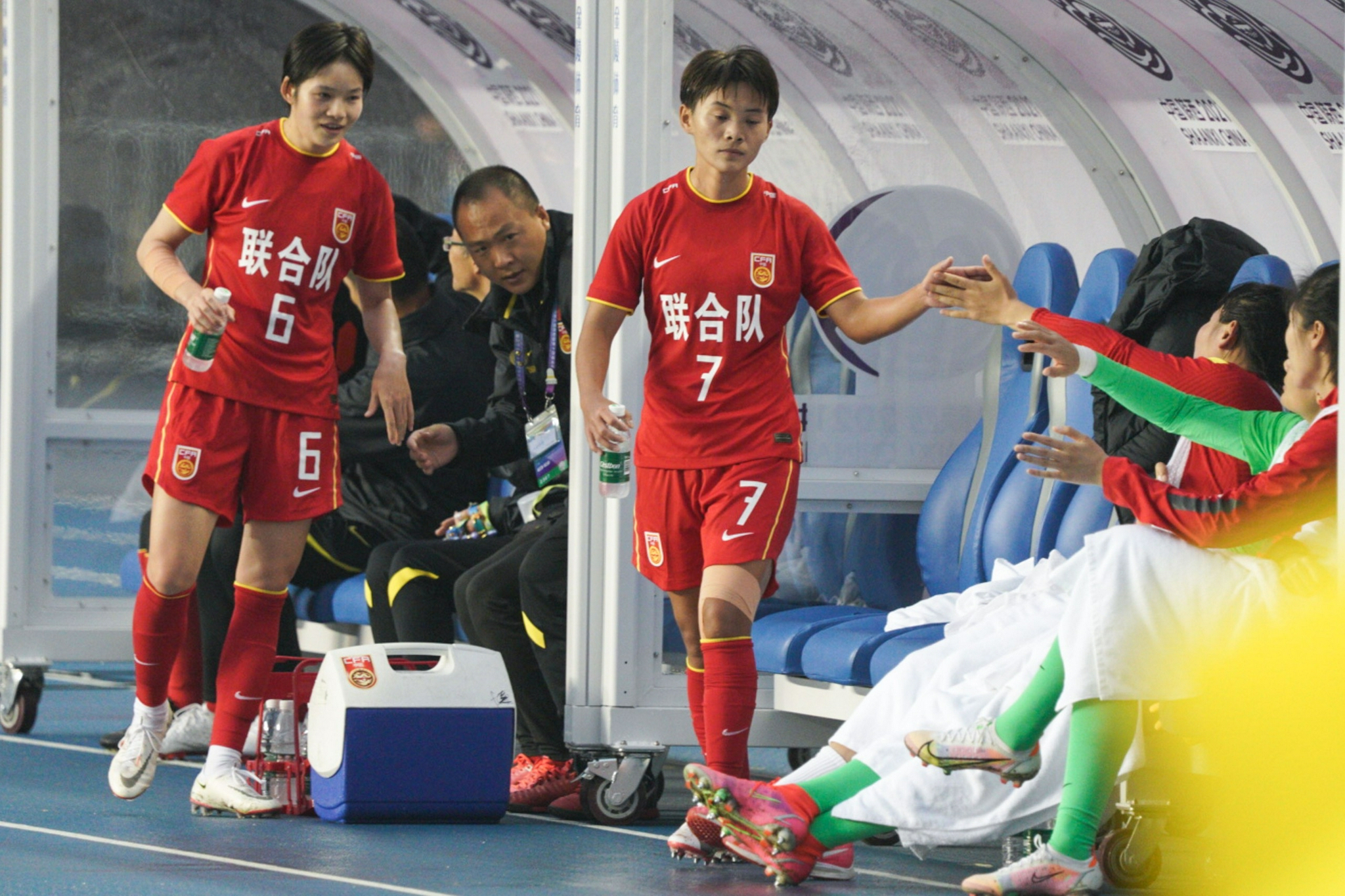 王霜在比赛中被换下。