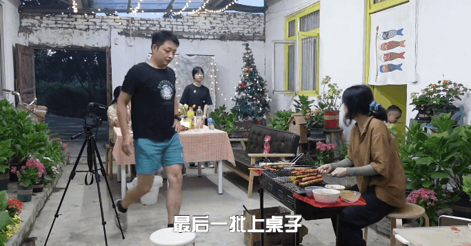 29岁成都女孩“组团养老”!辞职后和闺蜜在乡下爆改350㎡大房子,种菜养花、追赶日落,她们提前过上了想要的生活休闲区蓝鸢梦想 - Www.slyday.coM 29岁成都女孩“组团养老”!辞职后和闺蜜在乡下爆改350㎡大房子,种菜养花、追赶日落,她们提前过上了想要的生活休闲区蓝鸢梦想 - Www.slyday.coM