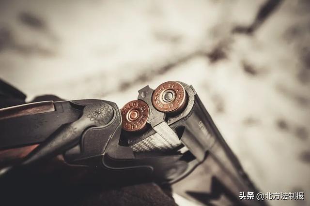 盗猎团伙误把小偷当猎物,枪响之后……休闲区蓝鸢梦想 - Www.slyday.coM 盗猎团伙误把小偷当猎物,枪响之后……休闲区蓝鸢梦想 - Www.slyday.coM