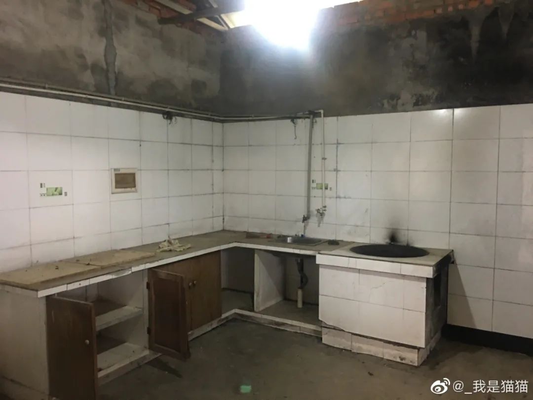 29岁成都女孩“组团养老”!辞职后和闺蜜在乡下爆改350㎡大房子,种菜养花、追赶日落,她们提前过上了想要的生活休闲区蓝鸢梦想 - Www.slyday.coM 29岁成都女孩“组团养老”!辞职后和闺蜜在乡下爆改350㎡大房子,种菜养花、追赶日落,她们提前过上了想要的生活休闲区蓝鸢梦想 - Www.slyday.coM