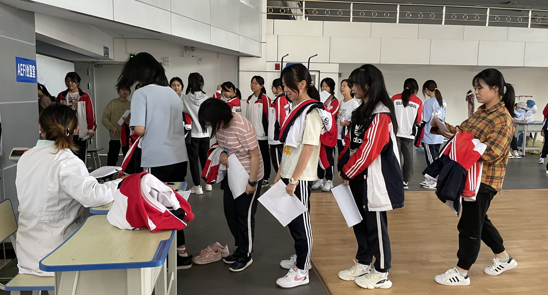 学生近视及常见病监测第一站曲靖一中麒麟学校正式开始休闲区蓝鸢梦想 - Www.slyday.coM 学生近视及常见病监测第一站曲靖一中麒麟学校正式开始休闲区蓝鸢梦想 - Www.slyday.coM