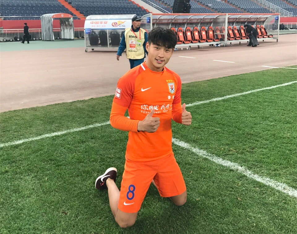 越南足球没有把武磊当回事 却害怕身材高大的山东人郭田雨