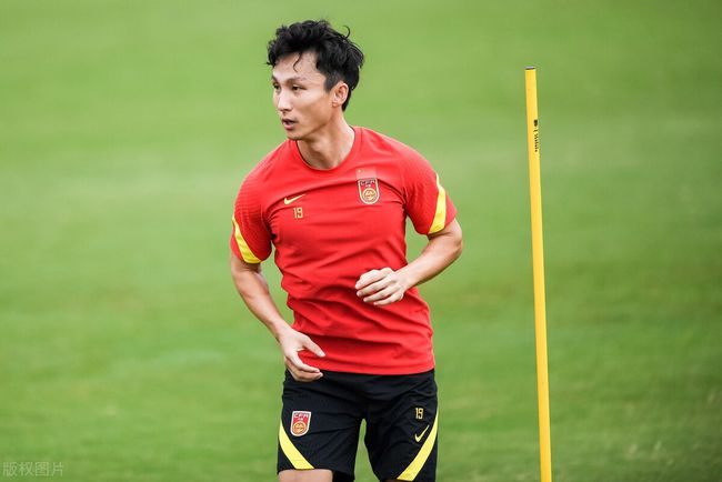 10名国脚遭俱乐部欠薪,国足赢球奖或成唯一收入,这次必须赢越南