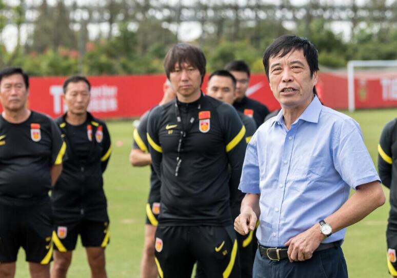 10名国脚遭俱乐部欠薪,国足赢球奖或成唯一收入,这次必须赢越南