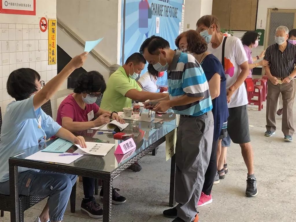 刚刚,朱立伦宣布当选中国国民党主席休闲区蓝鸢梦想 - Www.slyday.coM 刚刚,朱立伦宣布当选中国国民党主席休闲区蓝鸢梦想 - Www.slyday.coM