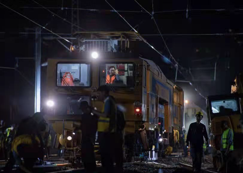 赣深高铁顺利牵手广深城际!未来广州东、深圳站可乘高铁通达赣州休闲区蓝鸢梦想 - Www.slyday.coM 赣深高铁顺利牵手广深城际!未来广州东、深圳站可乘高铁通达赣州休闲区蓝鸢梦想 - Www.slyday.coM