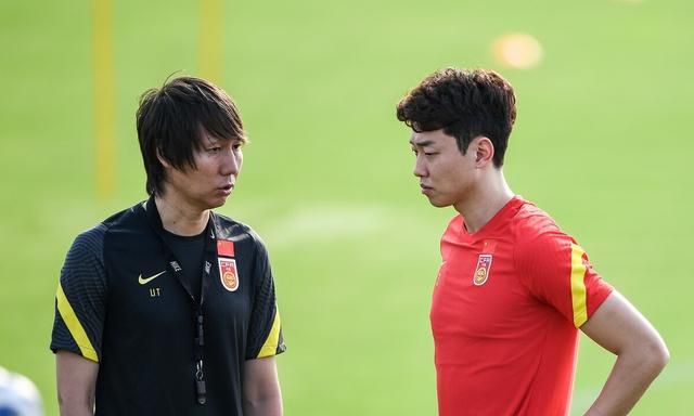 昨天12点!国足传出消息:李铁教练“雪上加霜”,战越南拿三分难