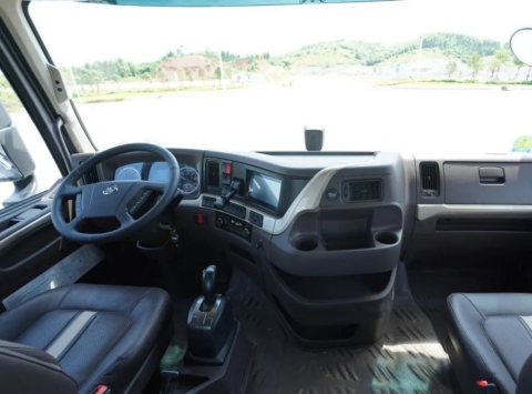 自动挡重卡实力搅局 乘龙H7智享版助卡友“开的自在，赚得轻松”