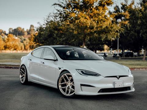 特斯拉开放FSD Beta测试申请，受到广泛批评