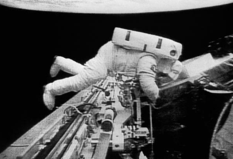 9.26 周日|平安归来!孟晚舟:“如果信念有颜色,那一定是中国红”(语音版)休闲区蓝鸢梦想 - Www.slyday.coM 9.26 周日|平安归来!孟晚舟:“如果信念有颜色,那一定是中国红”(语音版)休闲区蓝鸢梦想 - Www.slyday.coM