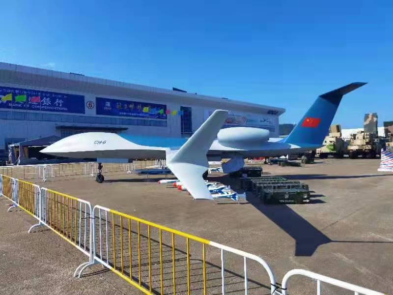 图为彩虹-6大型双发通用无人机与射手系列导弹