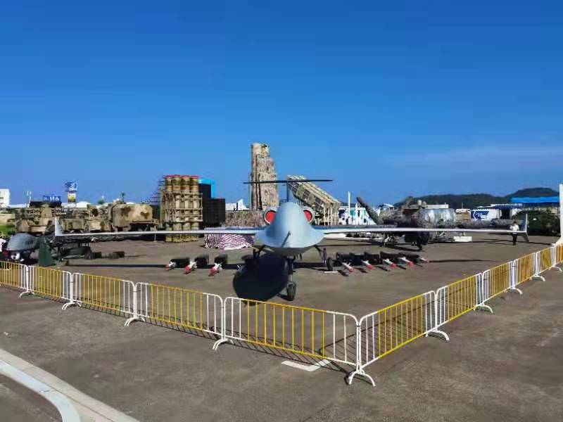 图为彩虹-6大型双发通用无人机与射手系列导弹