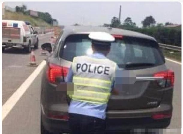 跑了趟高速,新能源车主气得想卖车,花钱买了个大玩具休闲区蓝鸢梦想 - Www.slyday.coM 跑了趟高速,新能源车主气得想卖车,花钱买了个大玩具休闲区蓝鸢梦想 - Www.slyday.coM